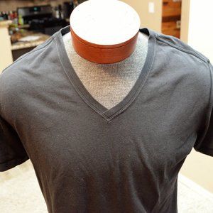 Mens Lululemon V neck T shirt LARGE black